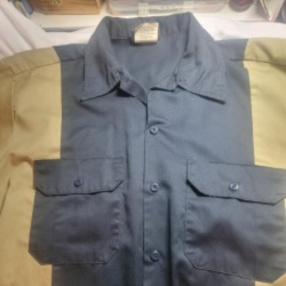 Dickies Men’s Medium Short Sleeve Two-Tone Button-Up | Tan & Dark Blue | Bowling